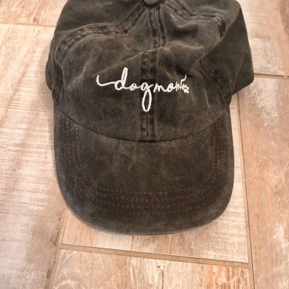 Dogmom Embroidered Cap